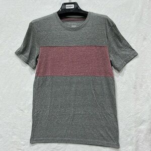 Sonoma Men’s Charcoal and Burgundy Short Sleeve Tee size S